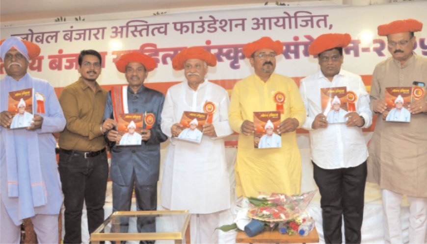 महाराष्ट्र सरकार द्वारा पुरस्कृत कलाकार मोरसिंह राठौड़ द्वारा गोरूर इतिहास पुस्तक का प्रकाशन